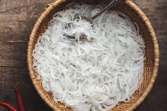 Đặc sản 'trời cho' độc lạ ở Tây Bắc, ăn ngon hơn tôm