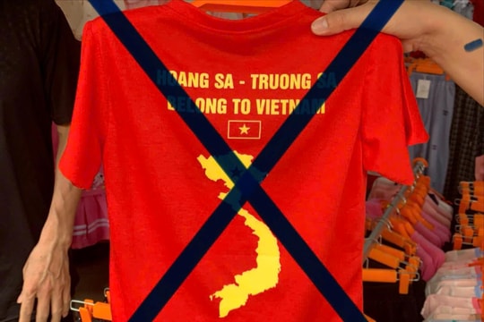 Áo phông in bản đồ Việt Nam không có Hoàng Sa, Trường Sa bày bán ở chợ Thanh Bình