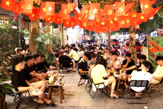 Lượng khách đến nhà hàng, quán cà phê ở TP Hải Dương dịp nghỉ lễ tăng mạnh