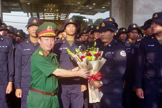 Tiễn các khối Quân đội Trung Quốc, Lào, Campuchia tham gia diễu binh về nước