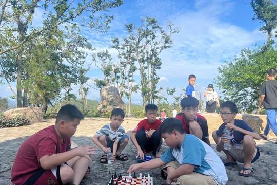 Tour chinh phục Bàn Cờ Tiên mới xây dựng có gì hot?