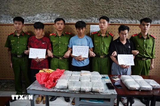 Bắt giữ 3 đối tượng vận chuyển 100 nghìn viên ma túy tổng hợp