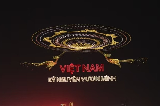 Công ty nào đứng sau màn trình diễn 10.500 drone tại TP Hồ Chí Minh?