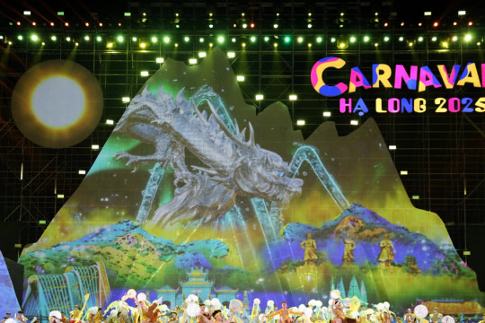 Ha Long Carnival 2025 kicks off with dazzling showcase of heritage, innovation