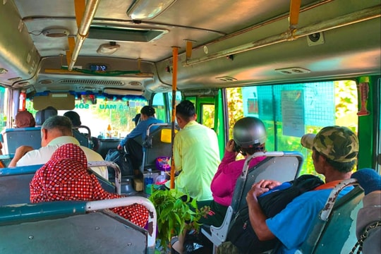 Khoảng cách... rất xa