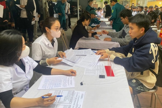 Hai Duong completes first military service registration for male citizens aged 17