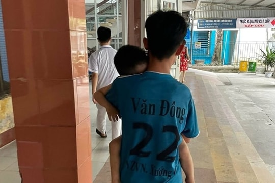 Nhân viên y tế vụ 'nộp đủ tiền mới cấp cứu' bị đình chỉ công tác