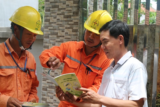 Làng mình tiết kiệm điện