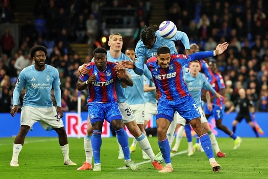 Hòa Crystal Palace, Nottingham lỡ cơ hội vào top 5 Ngoại hạng Anh