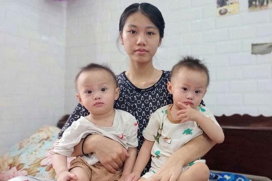 2 bé sinh đôi bị câm điếc ở Thanh Miện cần hỗ trợ