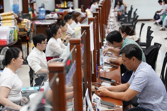 Civil servants who fail to fulfill their duties may be fired.