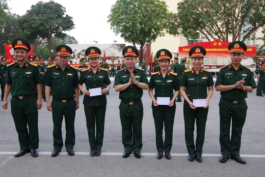 11 bác sĩ, điều dưỡng Bệnh viện Quân y 7 tham gia phục vụ lễ kỷ niệm 80 năm Cách mạng Tháng Tám thành công và Quốc khánh 2/9