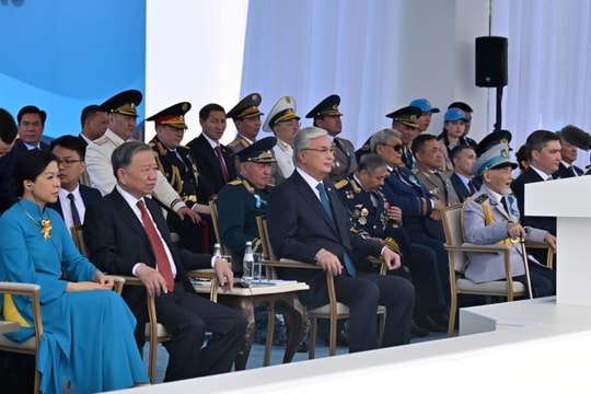 Tổng Bí thư Tô Lâm dự lễ duyệt binh mừng chiến thắng của Kazakhstan