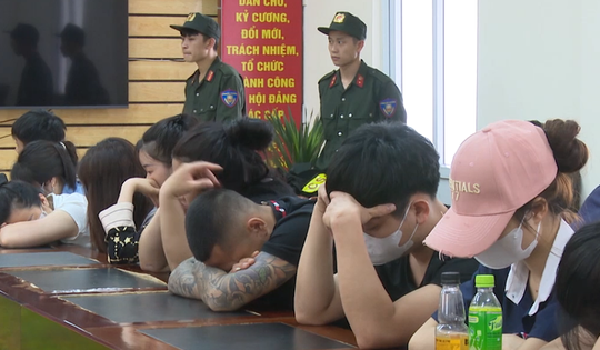 Criminal group defrauded hundreds of billions of dong under the form of 'Cutting stones to find jade'