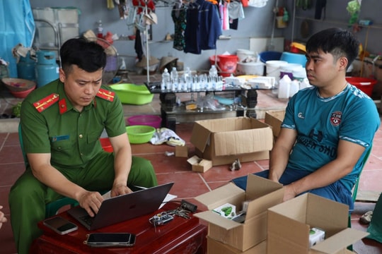 Dismantling a production line of dozens of fake cosmetics in Bac Giang