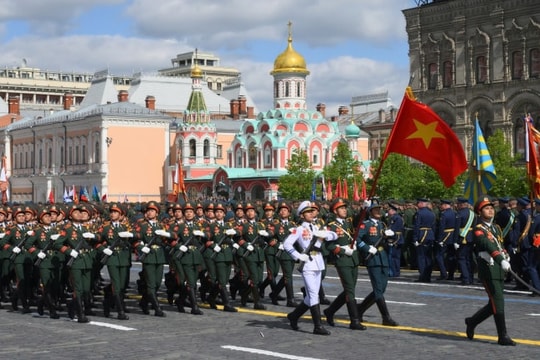 Russia holds military parade to celebrate 80th anniversary of Victory Day in Red Square