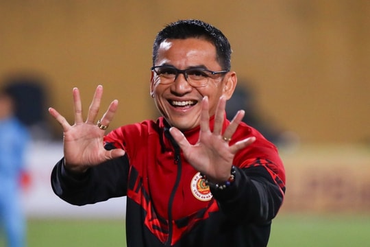 Huấn luyện viên Kiatisak có thể trở lại V.League