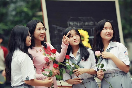 Will the regulation of teachers' summer vacation be abolished to a maximum of 8 weeks?