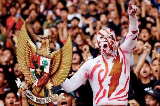 Indonesia bị FIFA phạt nặng