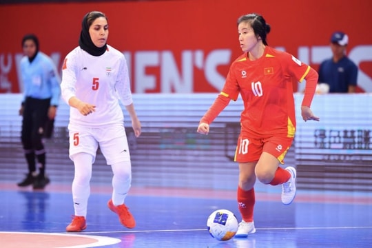 Hòa đương kim vô địch, Việt Nam vào tứ kết Giải futsal nữ châu Á với ngôi đầu bảng