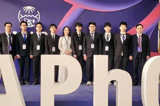 Học sinh Việt Nam giành 3 huy chương vàng Olympic vật lý châu Á năm 2025