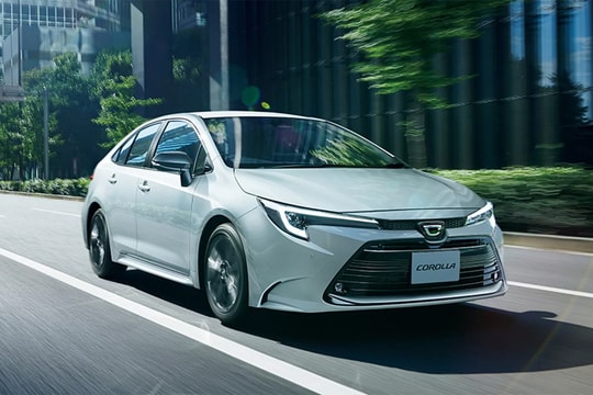 Toyota dừng bán Corolla động cơ xăng