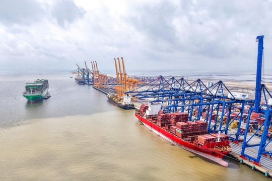 Hải Phòng rực sáng tháng năm, tương lai rộng mở