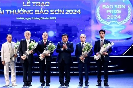 Tiến sĩ quê Hải Dương nhận Giải thưởng Bảo Sơn nhờ nghiên cứu vaccine dịch tả lợn châu Phi
