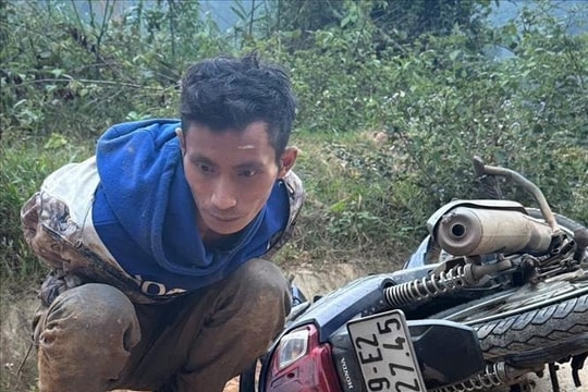Bắt nghi phạm mang chai xăng vào ngân hàng uy hiếp nhân viên