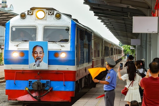 Xây dựng chính sách hỗ trợ người lao động Hải Dương đến Hải Phòng làm việc