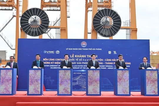 State President attends inauguration of int’l container terminals in Hai Phong
