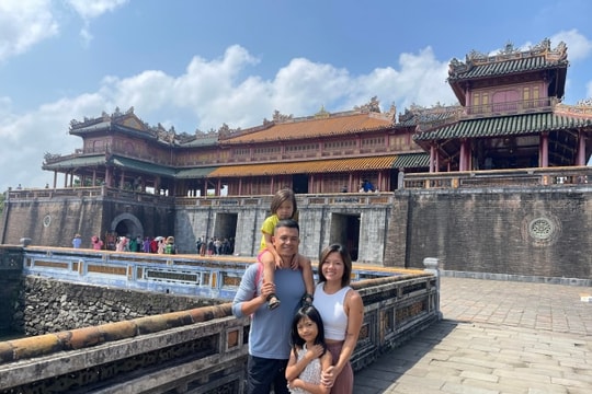 Gia đình gốc Việt bán hết nhà cửa để sống đời du mục