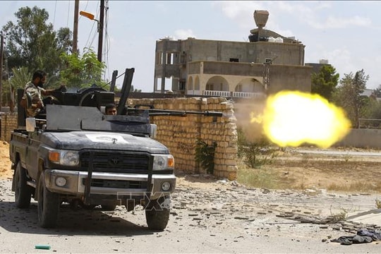 Xung đột dữ dội tại thủ đô của Libya