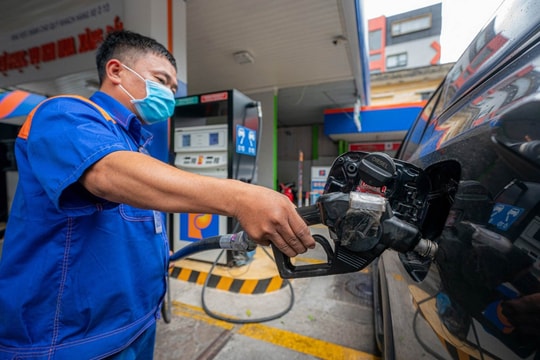 Giá xăng dầu đồng loạt tăng nhẹ