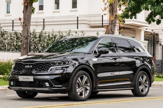 Kia Sorento giảm giá mạnh để 'dọn kho'