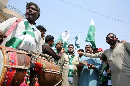 Pakistan - Ấn Độ nhất trí gia hạn ngừng bắn