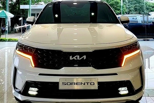 Loạt xe SUV tiền tỷ đang được giảm giá mạnh, khách mua 'hời' cả trăm triệu