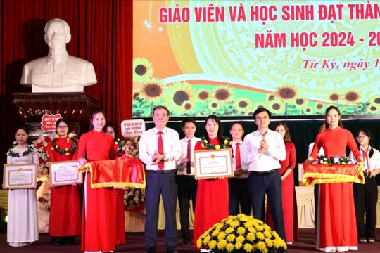 Tứ Kỳ tuyên dương, khen thưởng nhiều giáo viên, học sinh giỏi