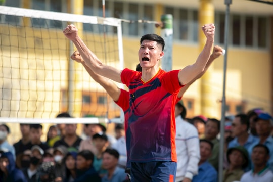 16 tay đập chuyên nghiệp tham dự Giải bóng chuyền thị trấn Tứ Kỳ mở rộng