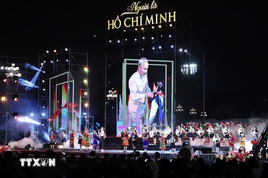 Lãnh đạo Đảng, Nhà nước dự chương trình nghệ thuật về Chủ tịch Hồ Chí Minh