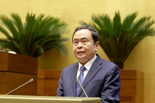 Hoàn thiện thể chế song song với thi hành nghiêm minh pháp luật