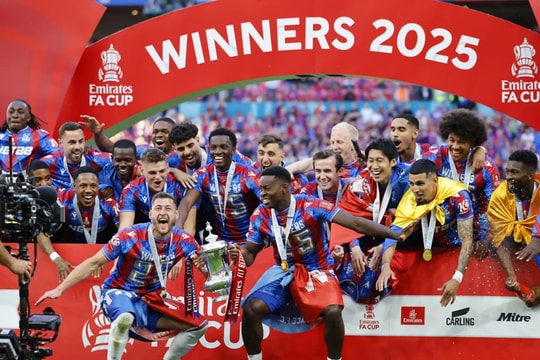 Hạ Man City, Crystal Palace giành danh hiệu lớn đầu tiên trong lịch sử
