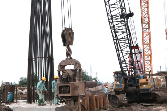 Phấn đấu hoàn thành sớm dự án nút giao liên thông quốc lộ 5
