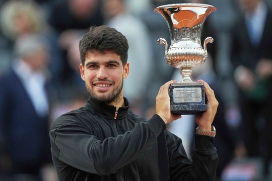 Alcaraz hạ Sinner, vô địch Rome Masters