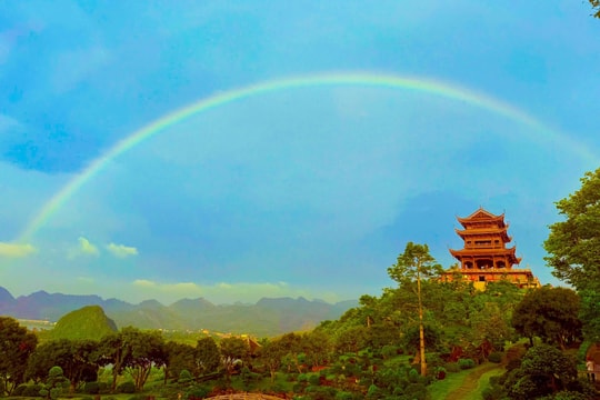Cầu vồng xuất hiện ở chùa Tam Chúc, nơi đang tôn trí xá lợi Phật