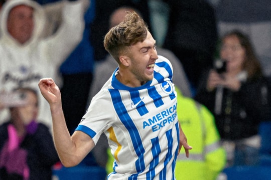Brighton ngược dòng ngoạn mục đánh bại Liverpool