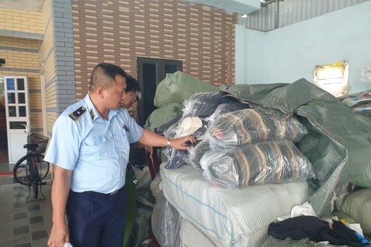 Thu giữ hơn 5.500 sản phẩm có dấu hiệu giả mạo nhãn hiệu tại xã Đoàn Tùng (Thanh Miện)