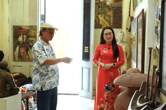 Người vẽ chân dung Bác Hồ trên gốm sứ