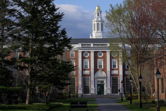 Mỹ cấm Đại học Harvard tuyển sinh viên quốc tế
