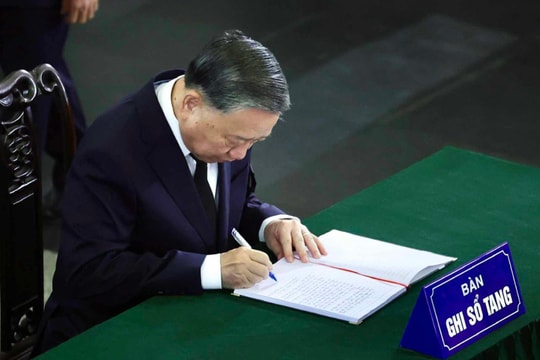 Những lời tiếc thương sâu sắc trong sổ tang nguyên Chủ tịch nước Trần Đức Lương